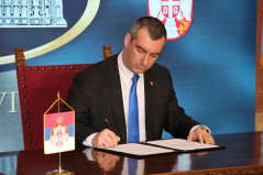 1 November 2023  National Assembly Speaker Dr Vladimir Orlic signs the Decision calling the elections for councillors of city and municipal assemblies in the Republic of Serbia